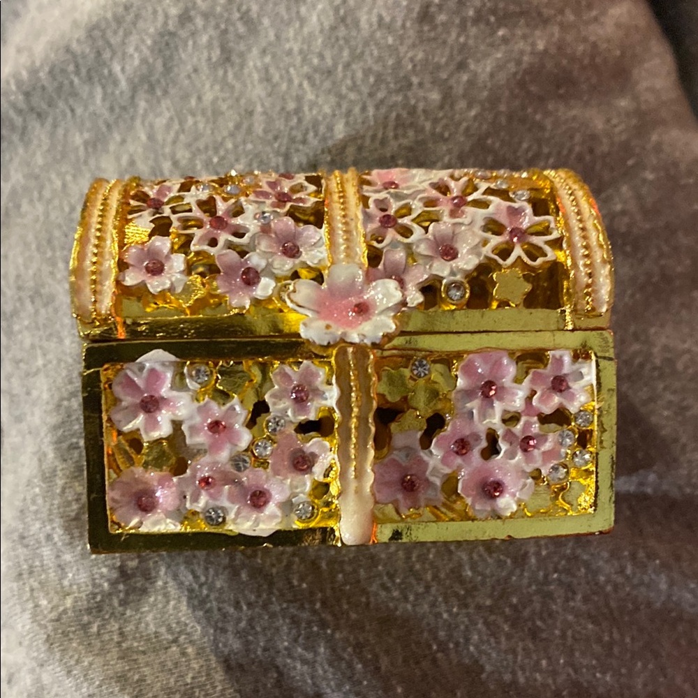 Jewelry box